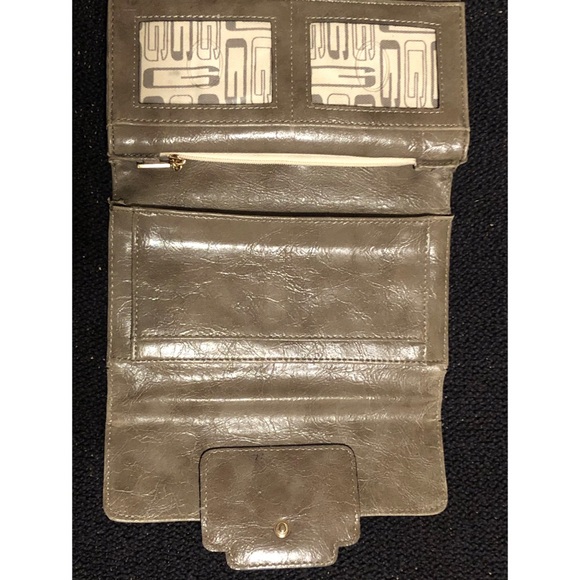 Guess Wallet - Picture 3 of 8